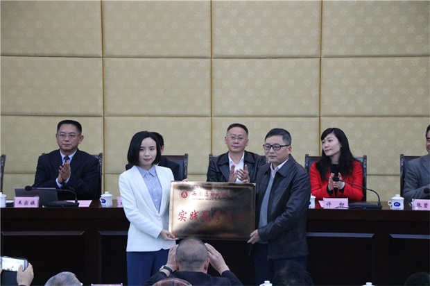 6960C399D459F6365967CC879DD_0B7098AA_14EC0.jpg 6960C399D459F6365967CC879DD_0B7098AA_14EC0.jpg