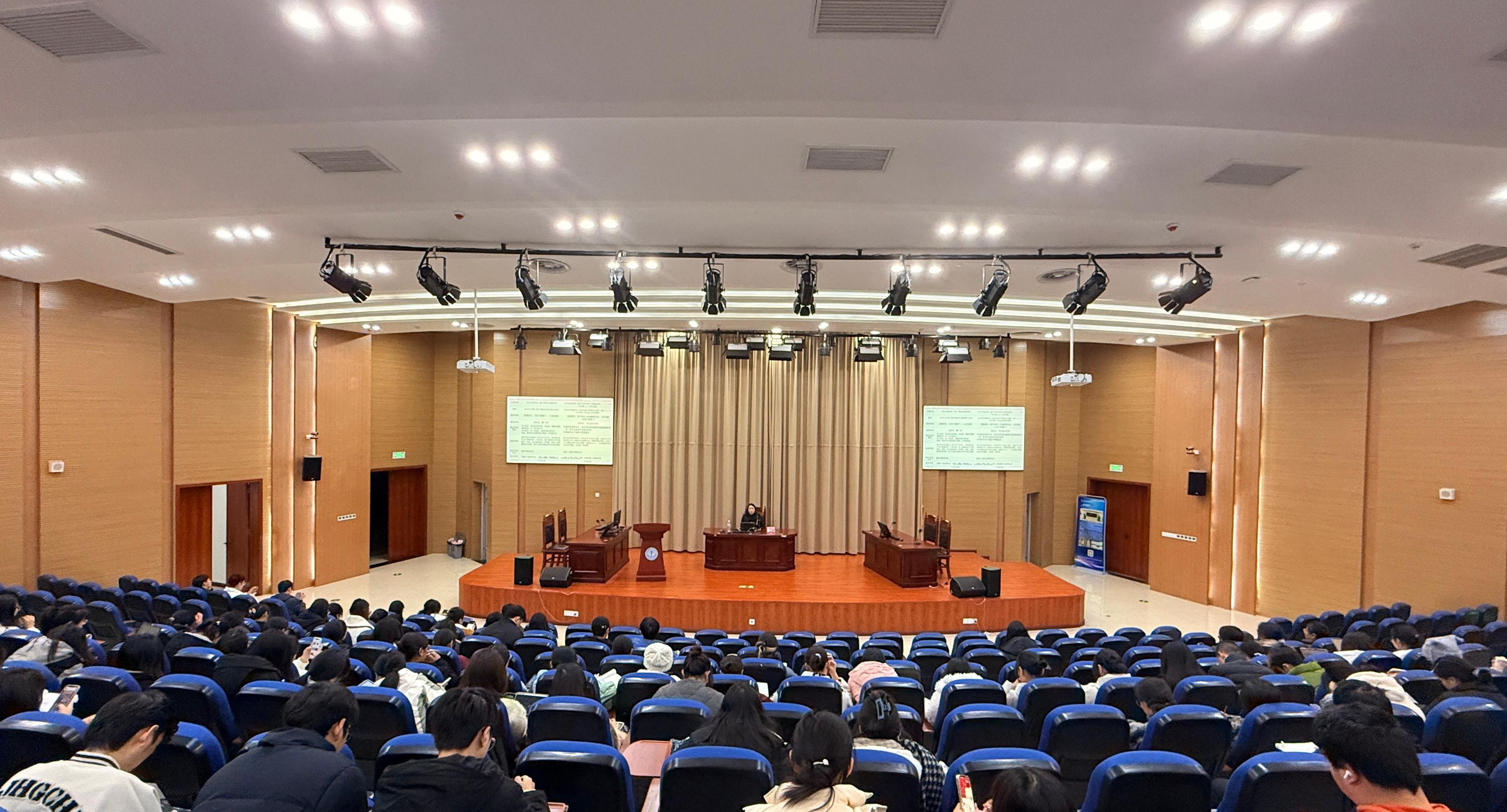 1.讲座现场.JPG 1.讲座现场.JPG