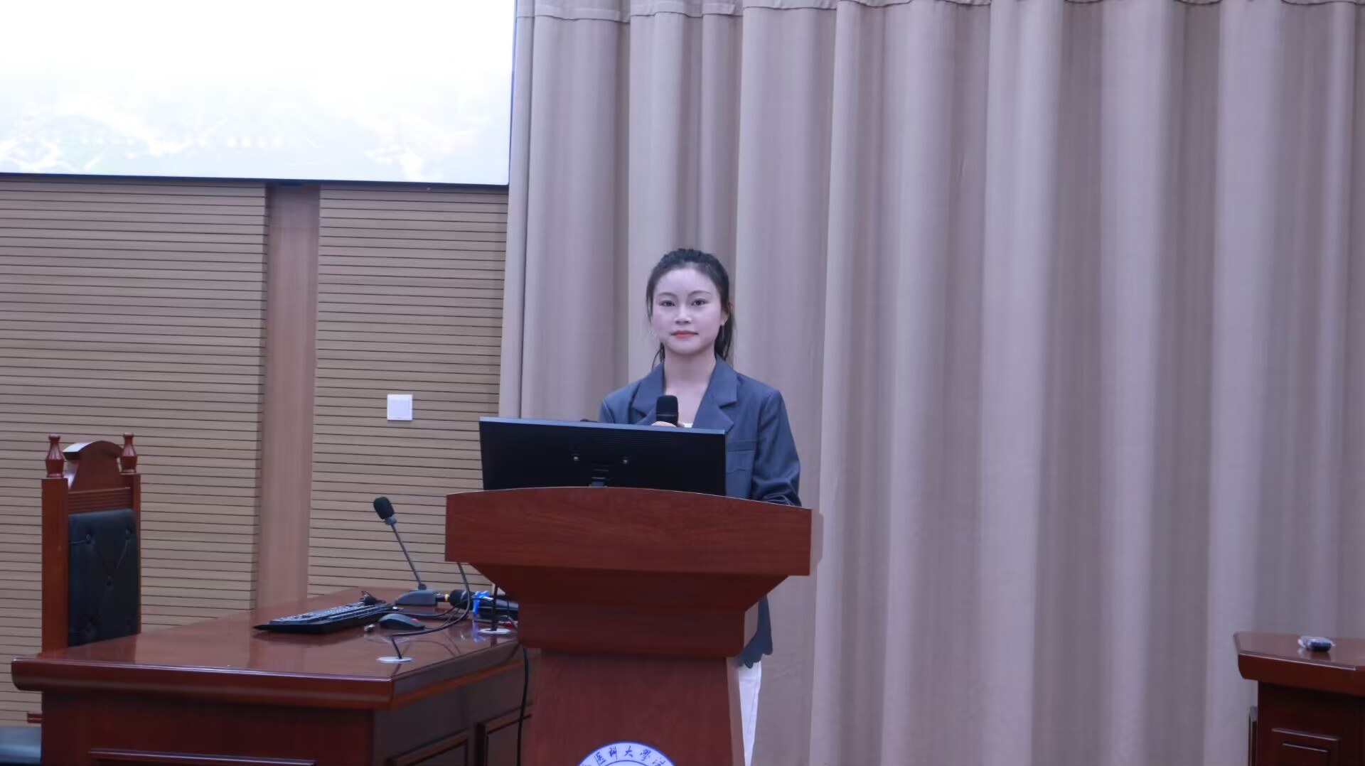 图6 硕士研究生代表王金钰发言.jpg